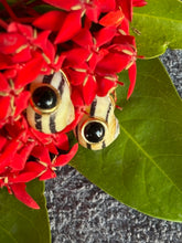 Nerite & Onyx Vermeil Ear Clip