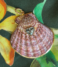 St. James Lion's Paw Pendant with Aquamarine