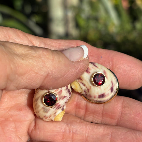 10-Karat Gold Nerite Earrings with Garnets