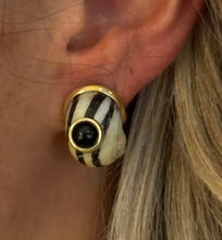 Nerite & Onyx Vermeil Ear Clip