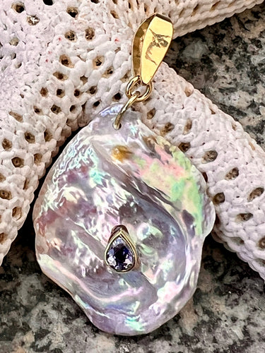 14-karat Gold Lorelei Keishi Pearl Charm with Sapphire