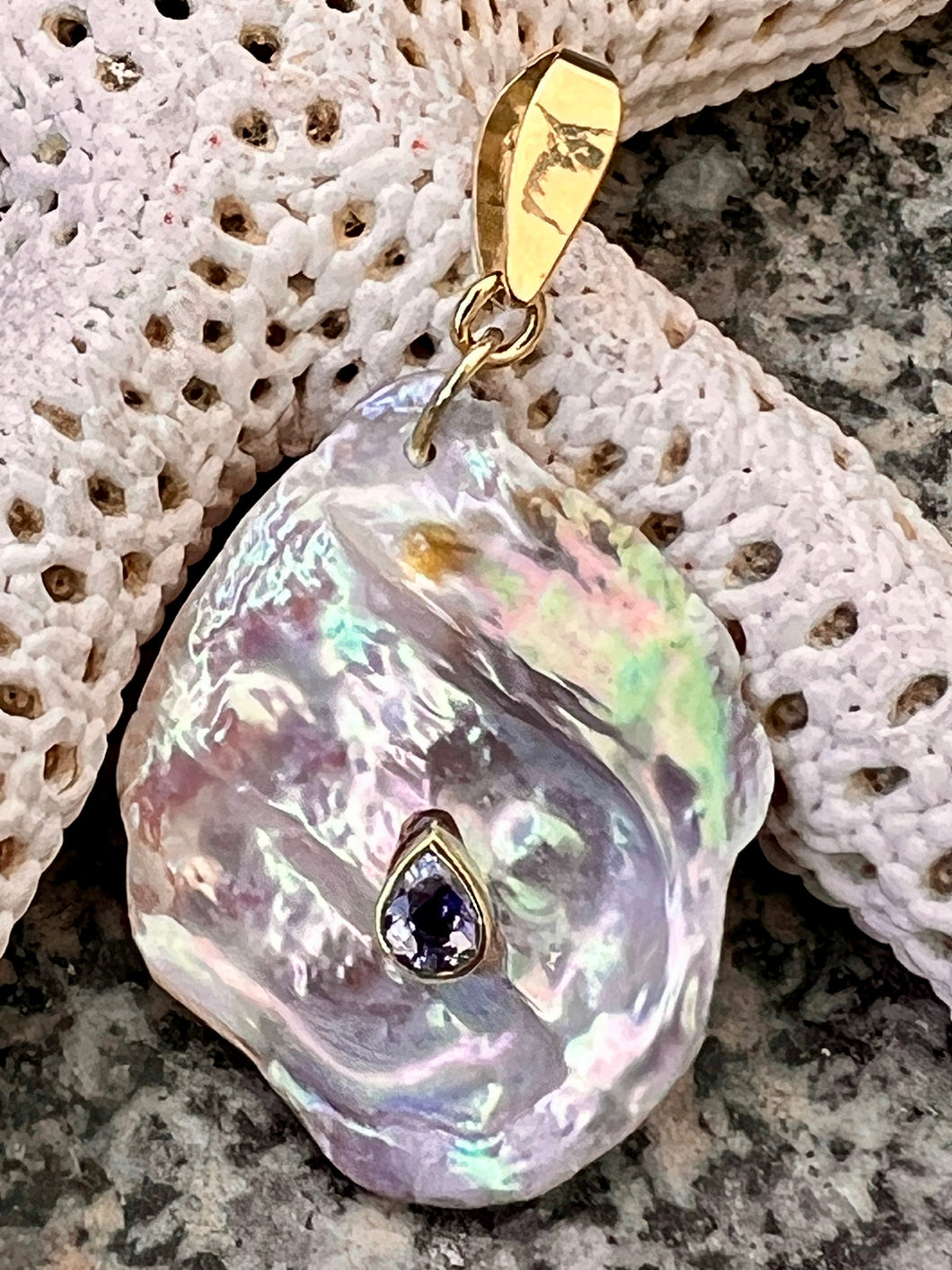 14-karat Gold Lorelei Keishi Pearl Charm with Sapphire