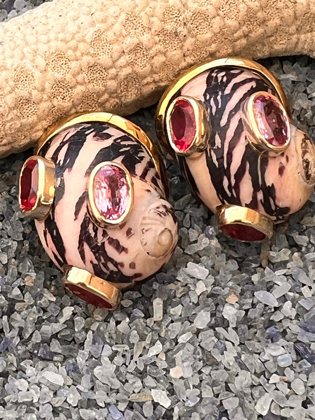 14-karat Gold Nerite Earrings with Pink Sapphires