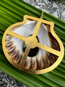 St. James Scallop Pendant set with Opal