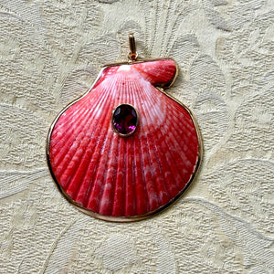 St. James Scallop Pendant with Garnet