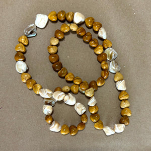 Agate & Clam Shell Bead Necklace