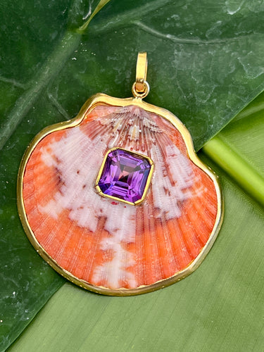 St. James Scallop Pendant with Emerald-cut Amethyst