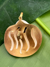 St. James-style Cockle Shell Pendant with Topaz