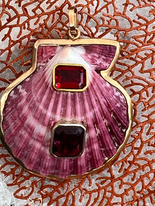 St. James Scallop Pendant with Garnets