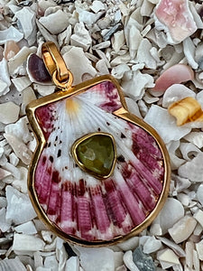 St. James Scallop Pendant with Peridot