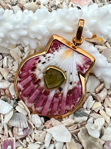 St. James Scallop Pendant with Peridot