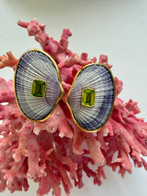 Cockle Shell Earrings with Periot