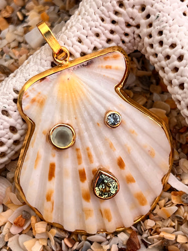 St. James Scallop Pendant with Peridot