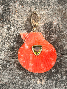 14-Karat Gold Lorelei Scallop Charm with Peridot & Garnet