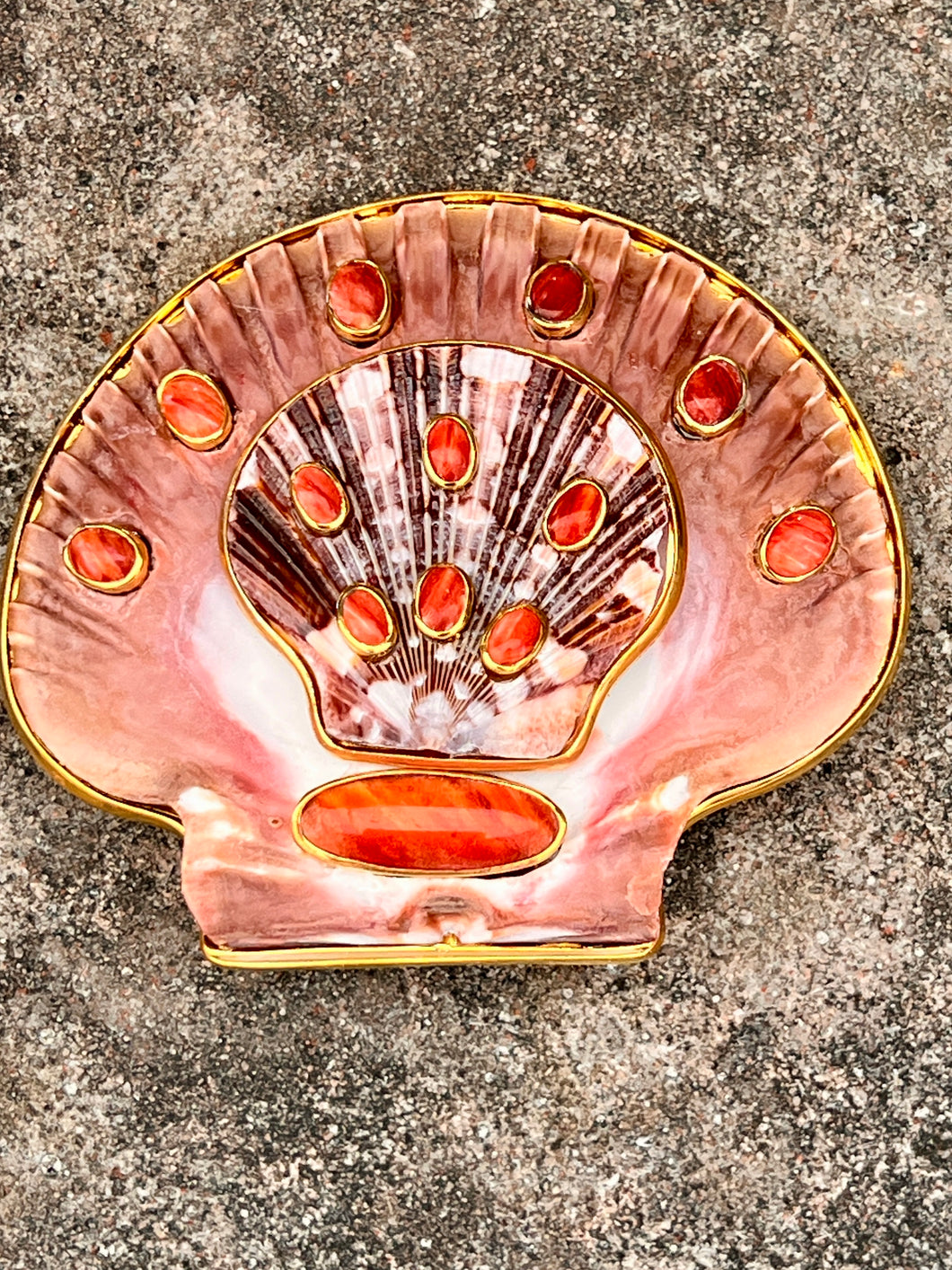 Large Scallop Brooch with Spondilius Shell