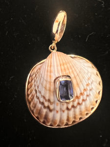 14-karat Lorelei Cockle Shell Charm with Blue Topaz