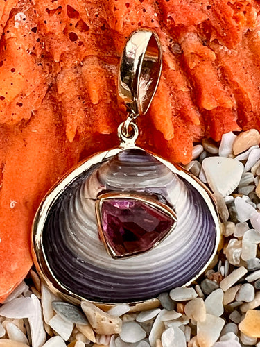 14-Karat Lorelei Clam Charm with Tourmaline