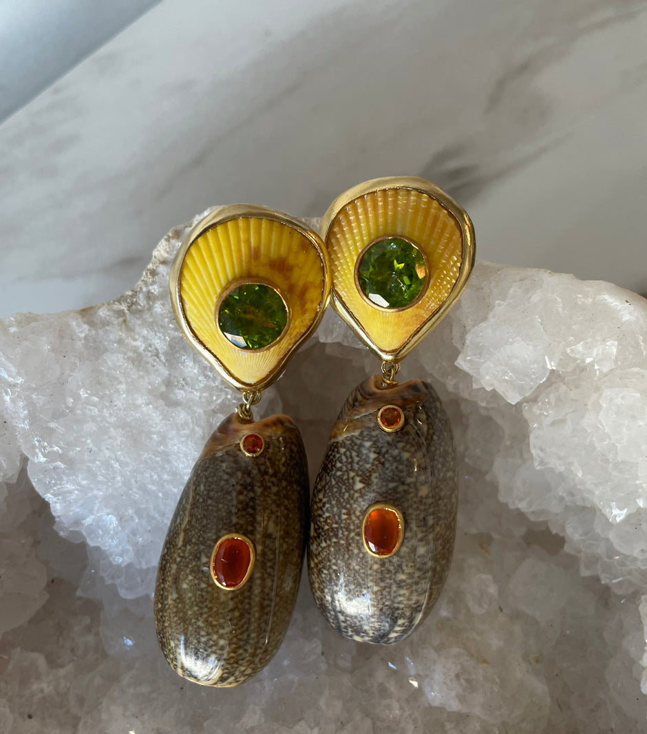 Yellow Pectin Earrings With Peridot